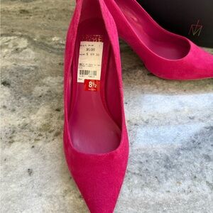 Women’s Pointed-Toe Suede Pumps in Hot Pink